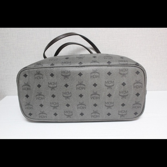 100% Authentic MCM black shopper tote - Picture 4 of 14